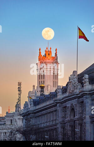 Detail der Fassade der Banco de España und dem Rathaus am Cibeles-Platz. Madrid. Spanien Stockfoto