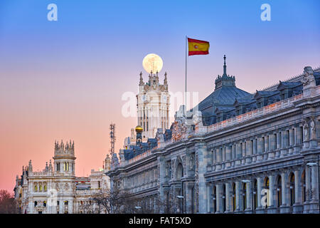 Detail der Fassade der Banco de España und dem Rathaus am Cibeles-Platz. Madrid. Spanien Stockfoto