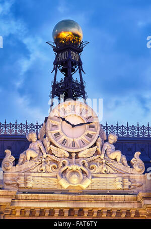 Detail der Fassade der Banco de España am Cibeles-Platz. Madrid. Spanien Stockfoto