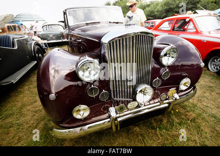 Billericay, Essex, UK - Juli 2013: Sommerfest Oldtimer zu zeigen, zeigte ein elegante Bentley-Vintage-Modell. Stockfoto