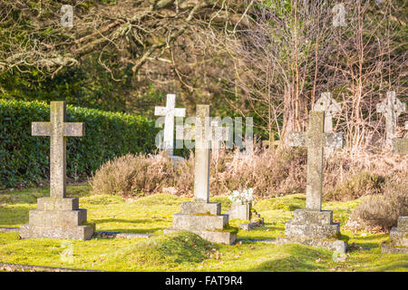 Drei Kreuze auf dem Friedhof Stockfoto