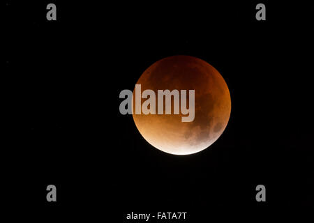 Mondfinsternis, rote Supermoon, Blutmond / Blutmond, 28. September 2015. Stockfoto