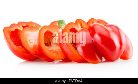 Schneiden Sie die Paprika auf dem weißen Hintergrund isoliert. Stockfoto