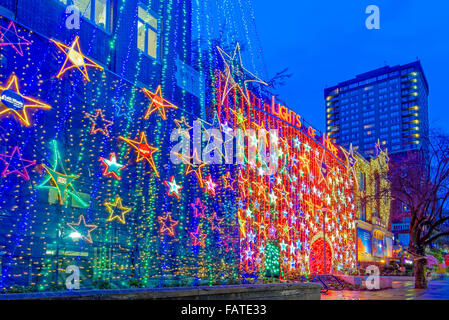 Weihnachtsbeleuchtung von Hoffnung, St. Paul Hospital, Vancouver, Britisch-Kolumbien, Kanada. Stockfoto