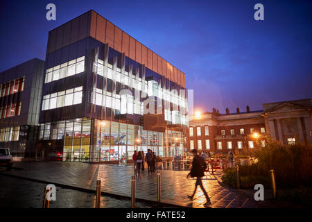 Alan Gilbert Learning Commons Bibliothek Universität Manchester außen State-Of-The-Art-Studie und Lernzentrum in der hea Stockfoto