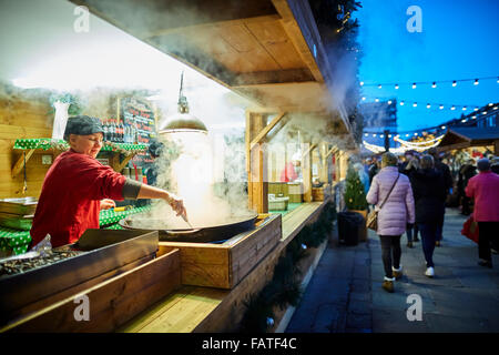 Chester Stadtzentrum deutsche Styke Weihnachtsmarkt Märkte 2015 Basar Hersteller Händler Händler unabhängigen Läden Käufer Verkäufer s Stockfoto