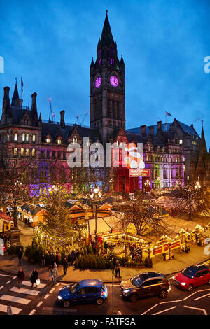 Manchester Stadtzentrum deutschen Art Christmas Markets 2015 in Albert Square Basar Hersteller Händler Händler unabhängigen sh Stockfoto