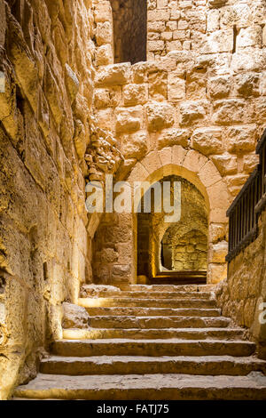 Die inneren Hallen der historischen Ajlun Burg im Haschemitischen Königreich Jordanien Nahost. Stockfoto