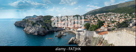 Panoramablick auf Festung Lovrijenac oder St. Lawrence Festung, Dubrovnik, Kroatien Stockfoto