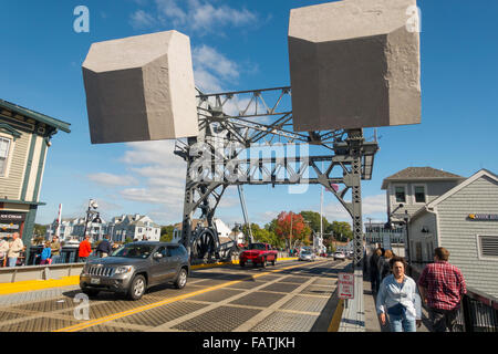 Mystic River Bascule Bridge Zähler Gewichte CT Stockfoto