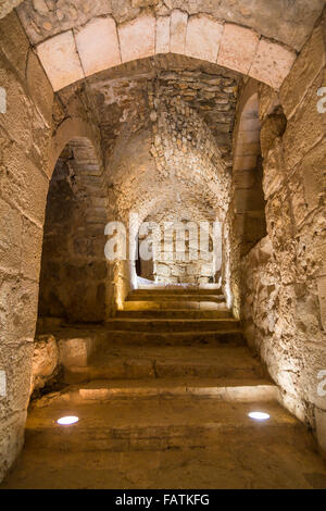 Die inneren Hallen der historischen Ajlun Burg im Haschemitischen Königreich Jordanien Nahost. Stockfoto