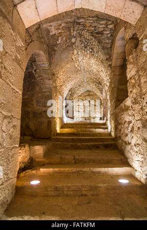 Die inneren Hallen der historischen Ajlun Burg im Haschemitischen Königreich Jordanien Nahost. Stockfoto