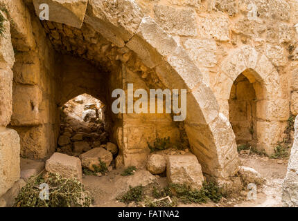 Die inneren Hallen der historischen Ajlun Burg im Haschemitischen Königreich Jordanien Nahost. Stockfoto