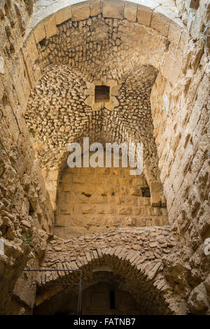 Die inneren Hallen der historischen Ajlun Burg im Haschemitischen Königreich Jordanien Nahost. Stockfoto