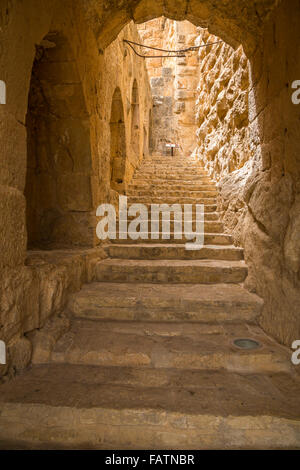 Die inneren Hallen der historischen Ajlun Burg im Haschemitischen Königreich Jordanien Nahost. Stockfoto