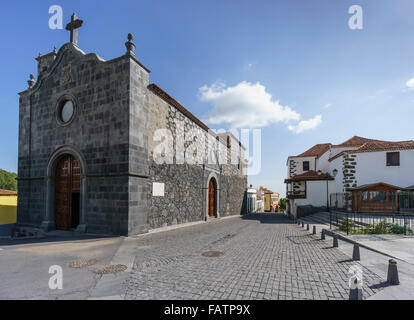 Teneriffa, Kanarische Inseln - Vilaflor historischen Dorfkern. Die aus dem 16. Jahrhundert Kirche von San Pedro de Bettancourt. Stockfoto