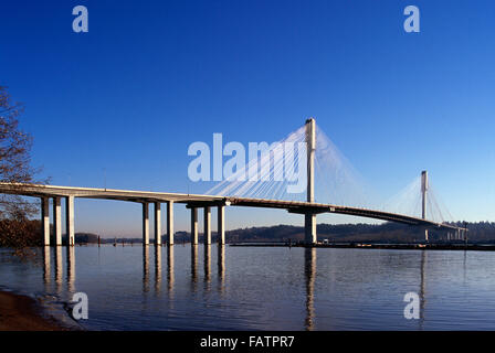 Neuer Hafen-Mann-Brücke und Trans-Canada Highway 1 über den Fraser River, Verknüpfung von Coquitlam und Surrey, BC, Britisch-Kolumbien, Kanada Stockfoto