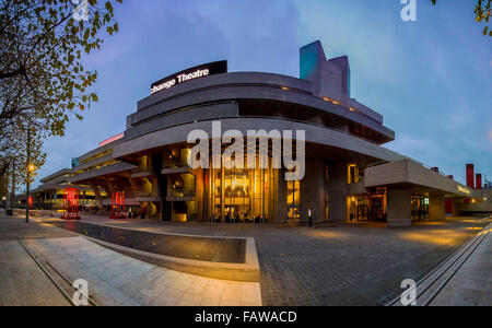 National Theatre am Südufer der Themse, London, UK. Stockfoto