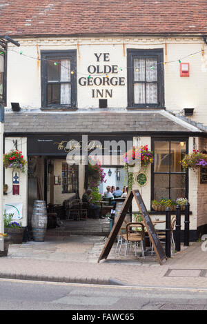 Ye Olde George Inn Christchurch, Dorset, Großbritannien im Juli Stockfoto