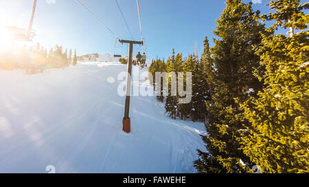 Ski Alpin im Skigebiet Loveland Basin in Colorado. Stockfoto