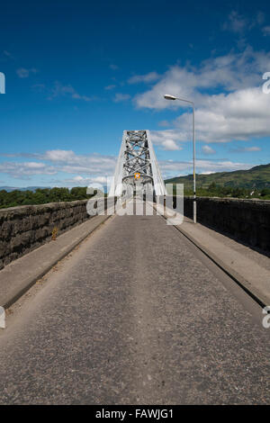 Die Connel-Brücke überspannt die schmalste Stelle der Loch Etive in Argyll an der Westküste von Schottland. Stockfoto
