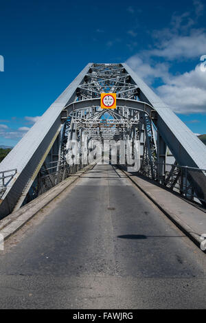 Die Connel-Brücke überspannt die schmalste Stelle der Loch Etive in Argyll an der Westküste von Schottland. Stockfoto