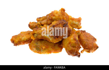 Eine Portion von Buffalo Style Chicken Wings isoliert auf einem weißen Hintergrund. Stockfoto