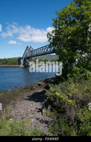 Die Connel-Brücke überspannt die schmalste Stelle der Loch Etive in Argyll an der Westküste von Schottland. Stockfoto