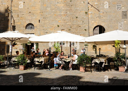 Restaurant, Piazza dei priori, Volterra, Toskana, Italien Stockfoto