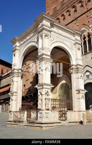 Italien, Toskana, Siena, Piazza del Campo, Palazzo Pubblico, Cappella di Piazza Stockfoto