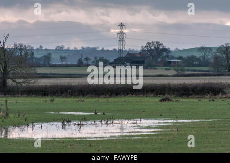 Felder bedeckt mit Wasser, nach der schweren Januar machen das Leben schwer für die Bauern das Land erhalten, auf Regen Stockfoto