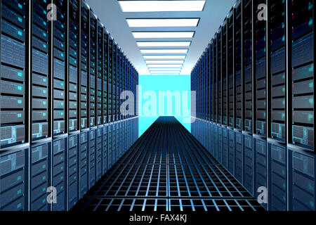 Terminal-Monitor im Serverraum mit Server-Racks im Rechenzentrum Interieur Stockfoto