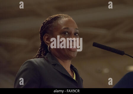 New York, Vereinigte Staaten von Amerika. 5. Januar 2016. First Lady Chirlaine McCray spricht im interreligiösen Breakfast. Bürgermeister Bill de Blasio und First Lady Chirlaine McCray trat Religionsführer aus in ganz New York City und Vertreter verschiedener Religionen und Konfessionen eine interreligiöse Frühstück auf der New York Public Library Schwarzman Building an der Fifth Avenue in Midtown Manhattan. Bildnachweis: Albin Lohr-Jones/Pacific Press/Alamy Live-Nachrichten Stockfoto