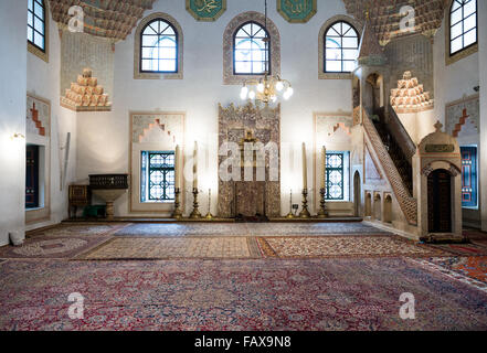 Qibla Wand und Mihrab Gazi Husrev-beg-Moschee in alte Stadt von Sarajevo, die größte historische Moschee in Bosnien und Herzegowina Stockfoto