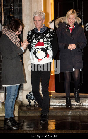 Phillip Schofield Dreharbeiten zu "Good Morning Britain" in 10 Downing Street Featuring: Phillip Schofield wo: London, Vereinigtes Königreich als: 1. Dezember 2015 Stockfoto