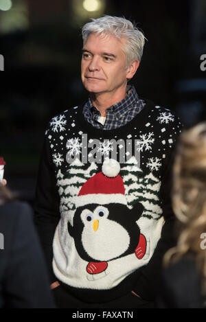 Phillip Schofield Dreharbeiten zu "Good Morning Britain" in 10 Downing Street Featuring: Phillip Schofield wo: London, Vereinigtes Königreich als: 1. Dezember 2015 Stockfoto