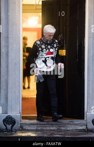 Phillip Schofield Dreharbeiten zu "Good Morning Britain" in 10 Downing Street Featuring: Phillip Schofield wo: London, Vereinigtes Königreich als: 1. Dezember 2015 Stockfoto