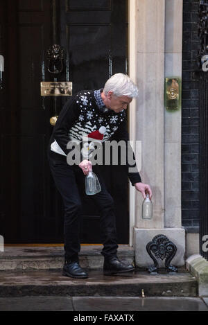 Phillip Schofield Dreharbeiten zu "Good Morning Britain" in 10 Downing Street Featuring: Phillip Schofield wo: London, Vereinigtes Königreich als: 1. Dezember 2015 Stockfoto