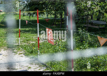Minenfeld neben unterirdischen Tunnel von Sarajevo Baujahr 1993 während der Belagerung von Sarajevo, Stadt mit bosnischen gehaltenen Territorium zu verknüpfen Stockfoto