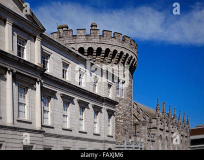 Dublin Castle Zinnen aus den Gärten hinten betrachtet. Stockfoto