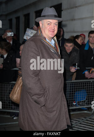 Promis bei den BBC-Studios - Dara Ó Briain mit: Dara Ó Briain wo: London, Vereinigtes Königreich bei: 4. Dezember 2015 Stockfoto