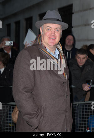 Promis bei den BBC-Studios - Dara Ó Briain mit: Dara Ó Briain wo: London, Vereinigtes Königreich bei: 4. Dezember 2015 Stockfoto