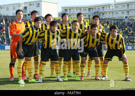 Kanagawa, Japan. 5. Januar 2016. Maebashi Ikuei Team Gruppe Line-up Fußball /Soccer: 94. alle Japan High School Fußball Turnier Viertelfinal-match zwischen Kokugakuin Kugayama 1-0 Maebashi Ikuei im NHK Spring Mitsuzawa Fußballstadion in Kanagawa, Japan. Bildnachweis: Yohei Osada/AFLO SPORT/Alamy Live-Nachrichten Stockfoto