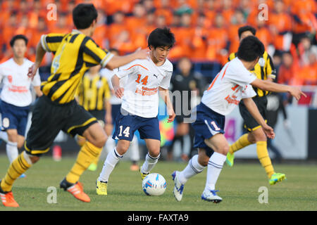 Kanagawa, Japan. 5. Januar 2016. Takumi Nagura Fußball /Soccer: 94. alle Japan High School Fußball Turnier Viertelfinal-match zwischen Kokugakuin Kugayama 1-0 Maebashi Ikuei im NHK Spring Mitsuzawa Fußballstadion in Kanagawa, Japan. Bildnachweis: Yohei Osada/AFLO SPORT/Alamy Live-Nachrichten Stockfoto