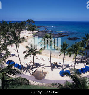 Luftbild von Strand und Bucht von Fairmont Orchid Hotel im Mauna Lani Resort an der Kohala Küste von Big Island von Hawaii Stockfoto