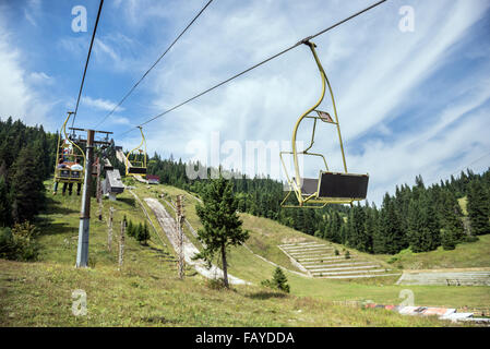 Skilift von Igman Olympic springt rief Malo Polje in Ilidža, Sarajevo, Bosnien und Herzegowina gebaut für die Olympischen Winterspiele 1984 Stockfoto