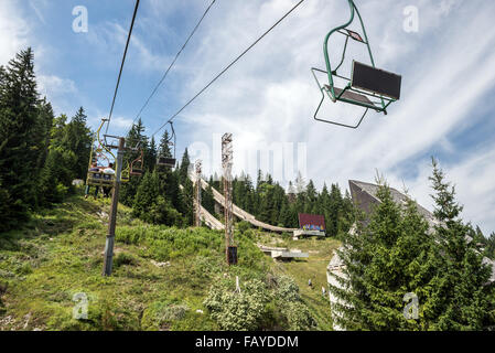 Skilift von Igman Olympic springt rief Malo Polje in Ilidža, Sarajevo, Bosnien und Herzegowina gebaut für die Olympischen Winterspiele 1984 Stockfoto