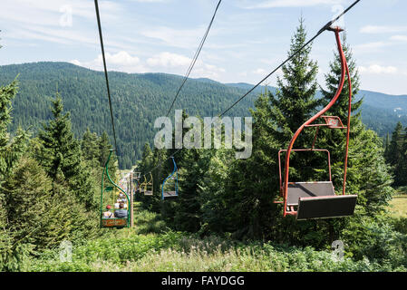 Skilift von Igman Olympic springt rief Malo Polje in Ilidža, Sarajevo, Bosnien und Herzegowina gebaut für die Olympischen Winterspiele 1984 Stockfoto