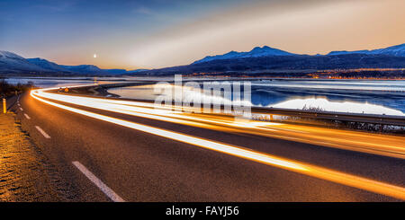 Leere Straße, Eyjafjordur Akureyri, Island Stockfoto