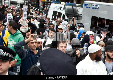 IMAGE Datei - London, UK. 11. September 2011. Siddhartha Dhar besucht 9/11 Protest vor US-Botschaft in 2011. Bildnachweis: Nelson Pereira/Alamy Live News Stockfoto